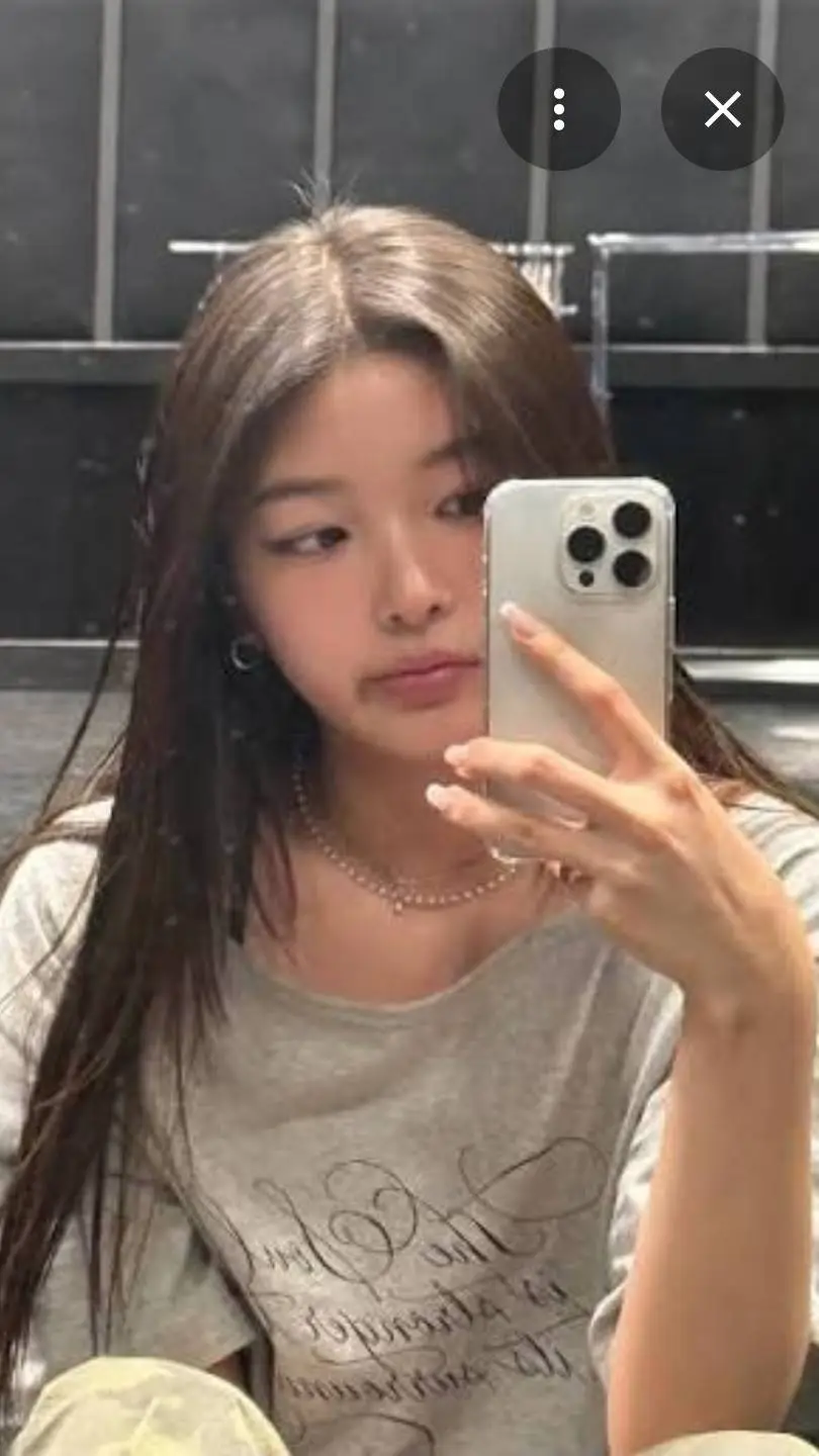 ai character: °♡~Yoonchae~♡° background