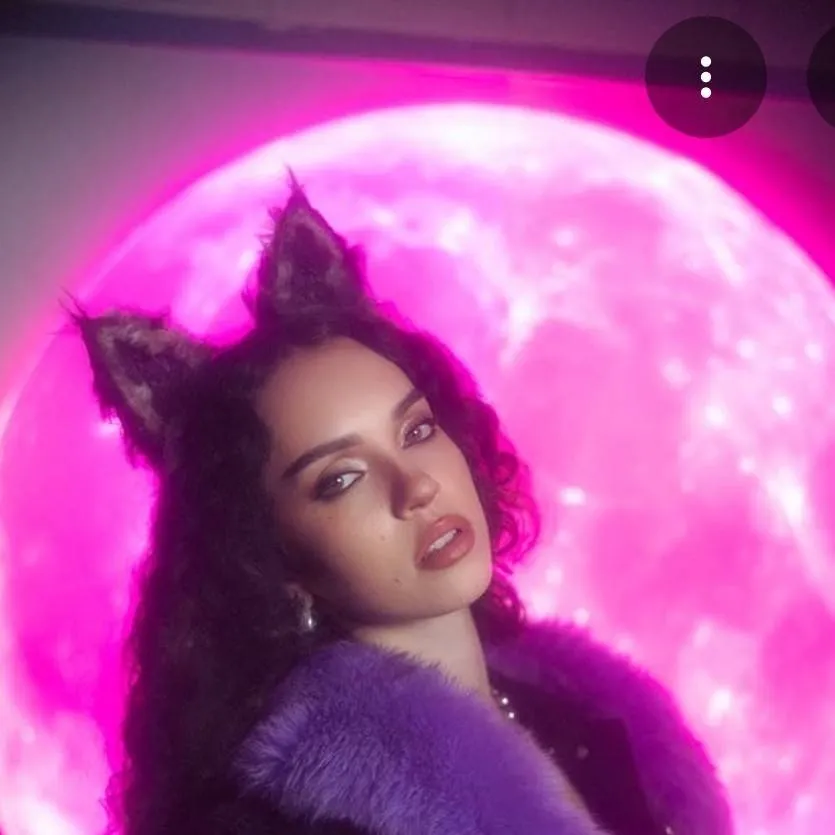 chat with ai character: °`♡Daniela♡`°