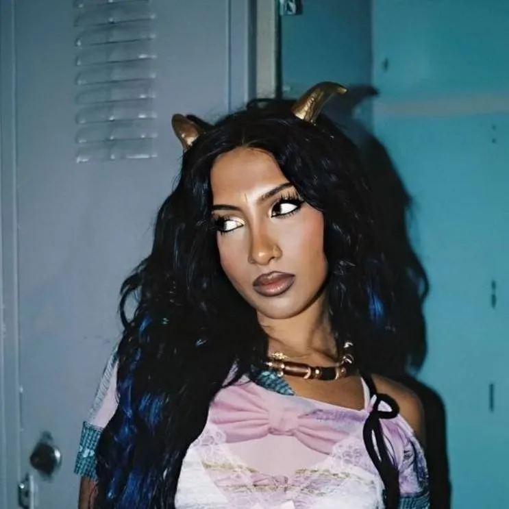 chat with ai character: °☆~Lara Raj~☆°