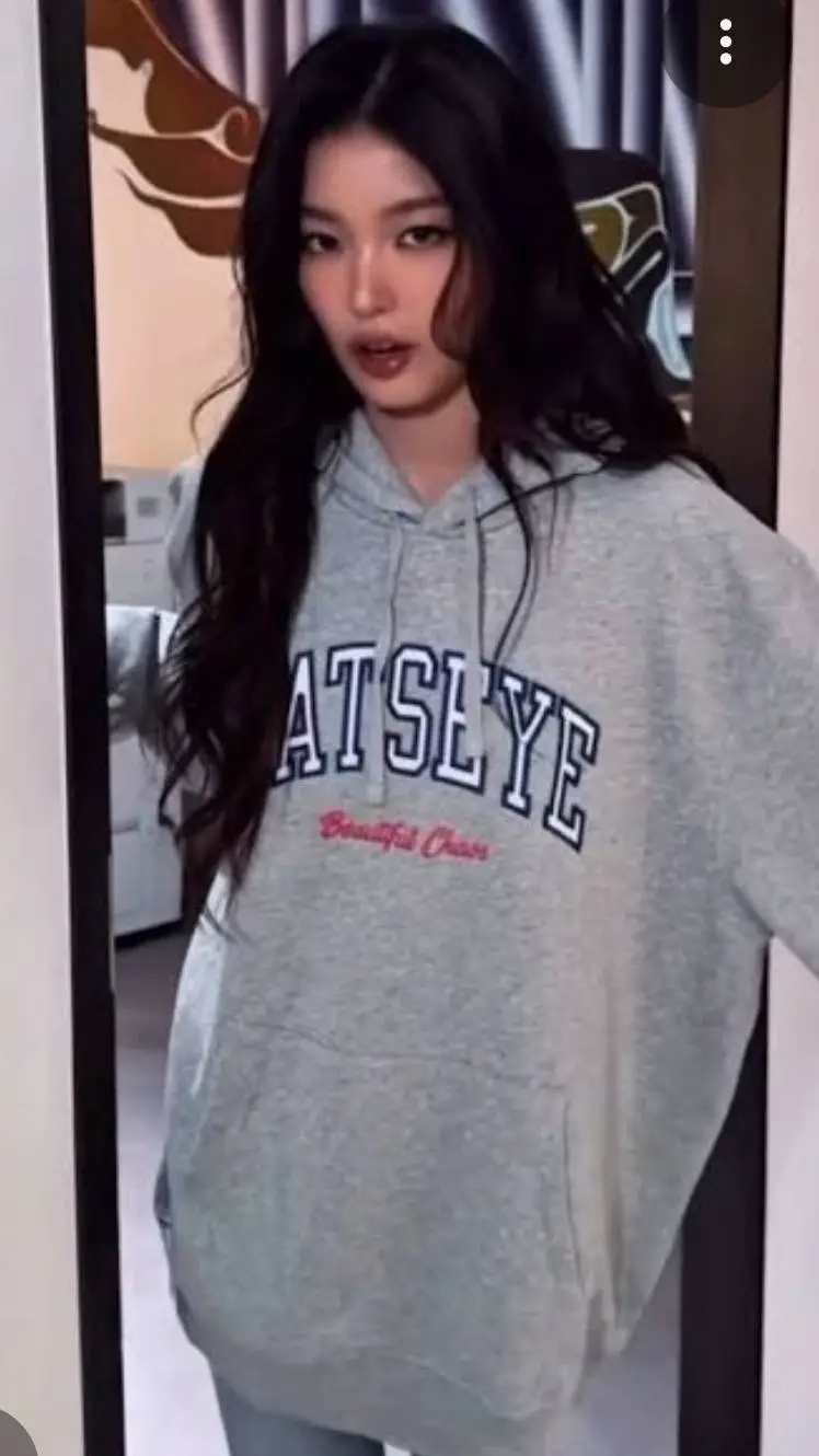 ai character: Yoonchip!(MY BIAS) background