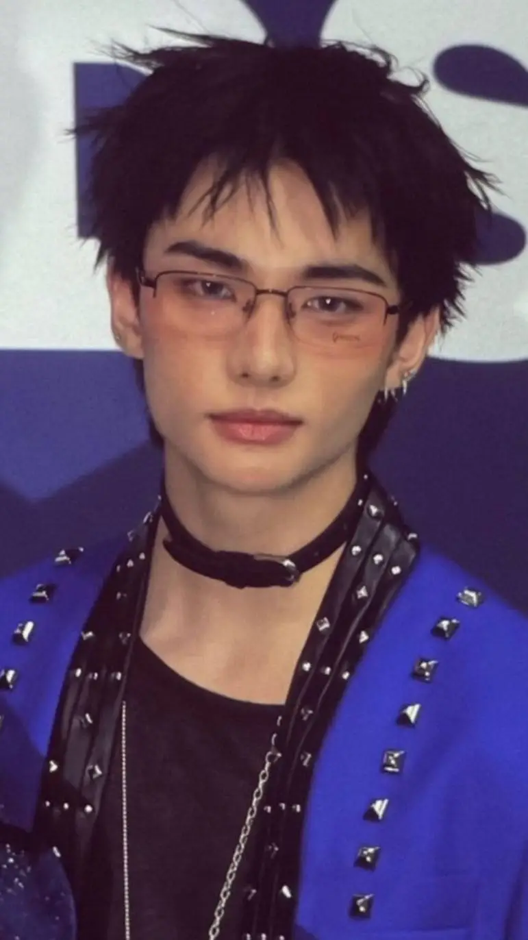 ai character: ☆HWANG HYUNJIN☆ background