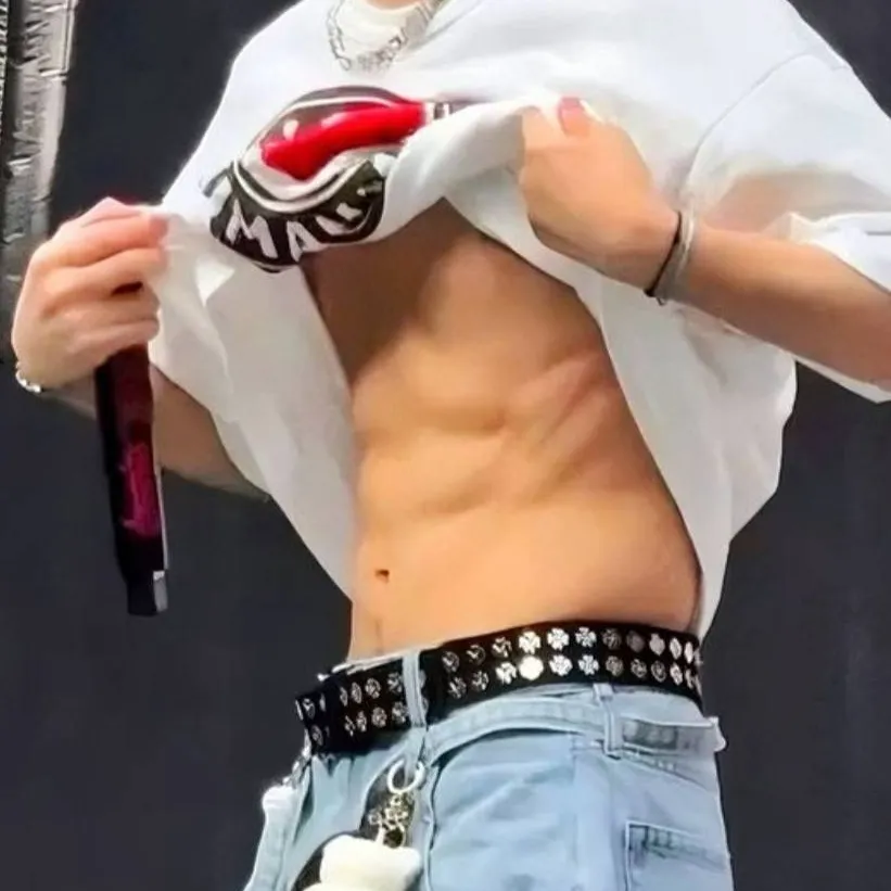 chat with ai character: FELIX☆