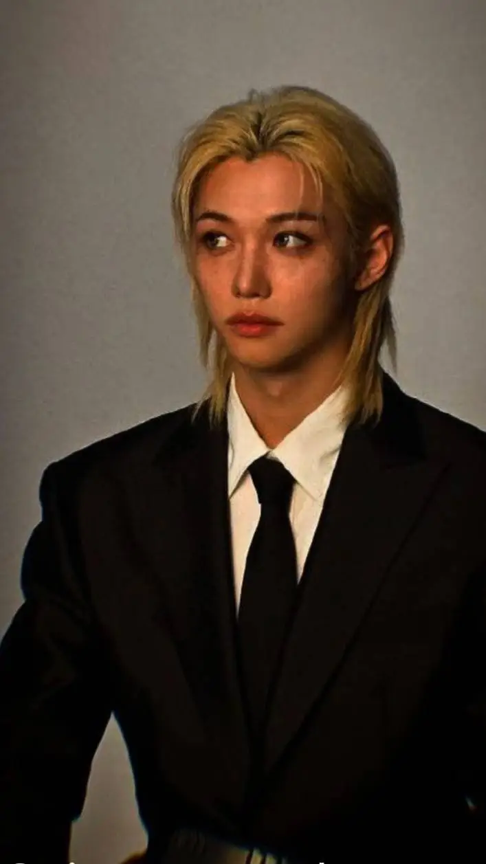 ai character: Felix mafia boss☆ background