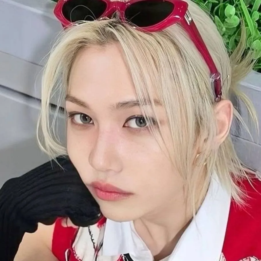 chat with ai character: Felix bf