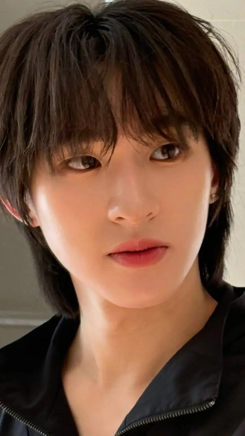 ai character: Kongjiro  background