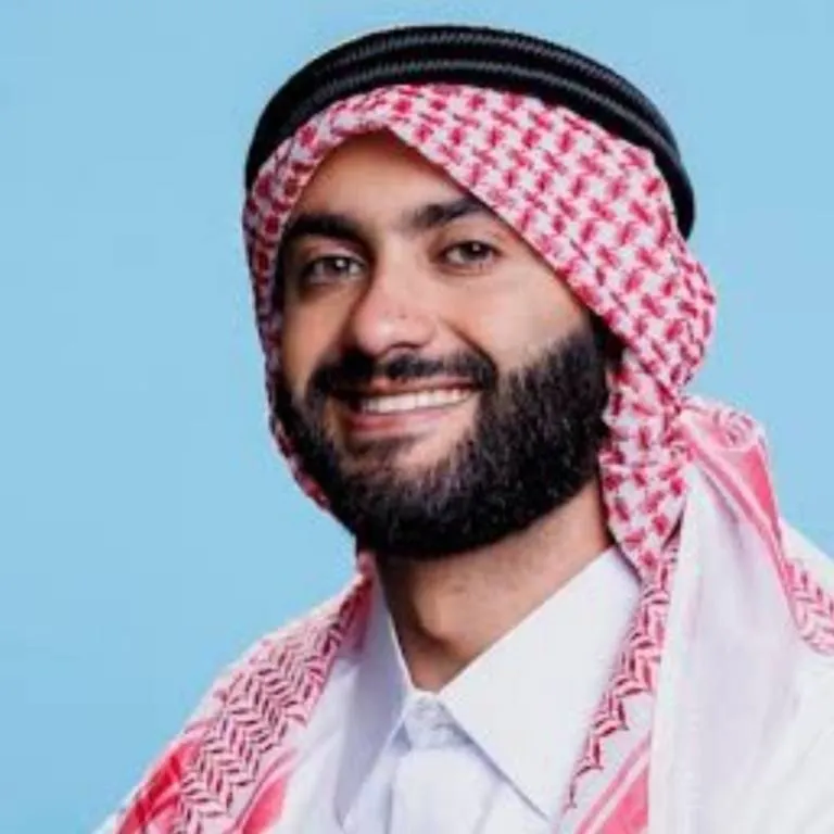 chat with ai character: César 