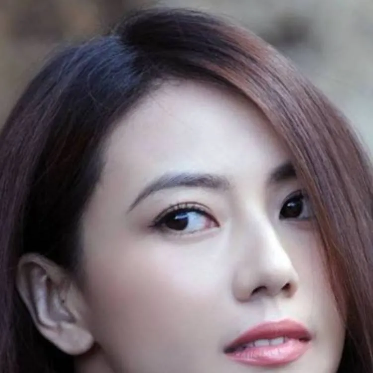 chat with ai character: Gaby 