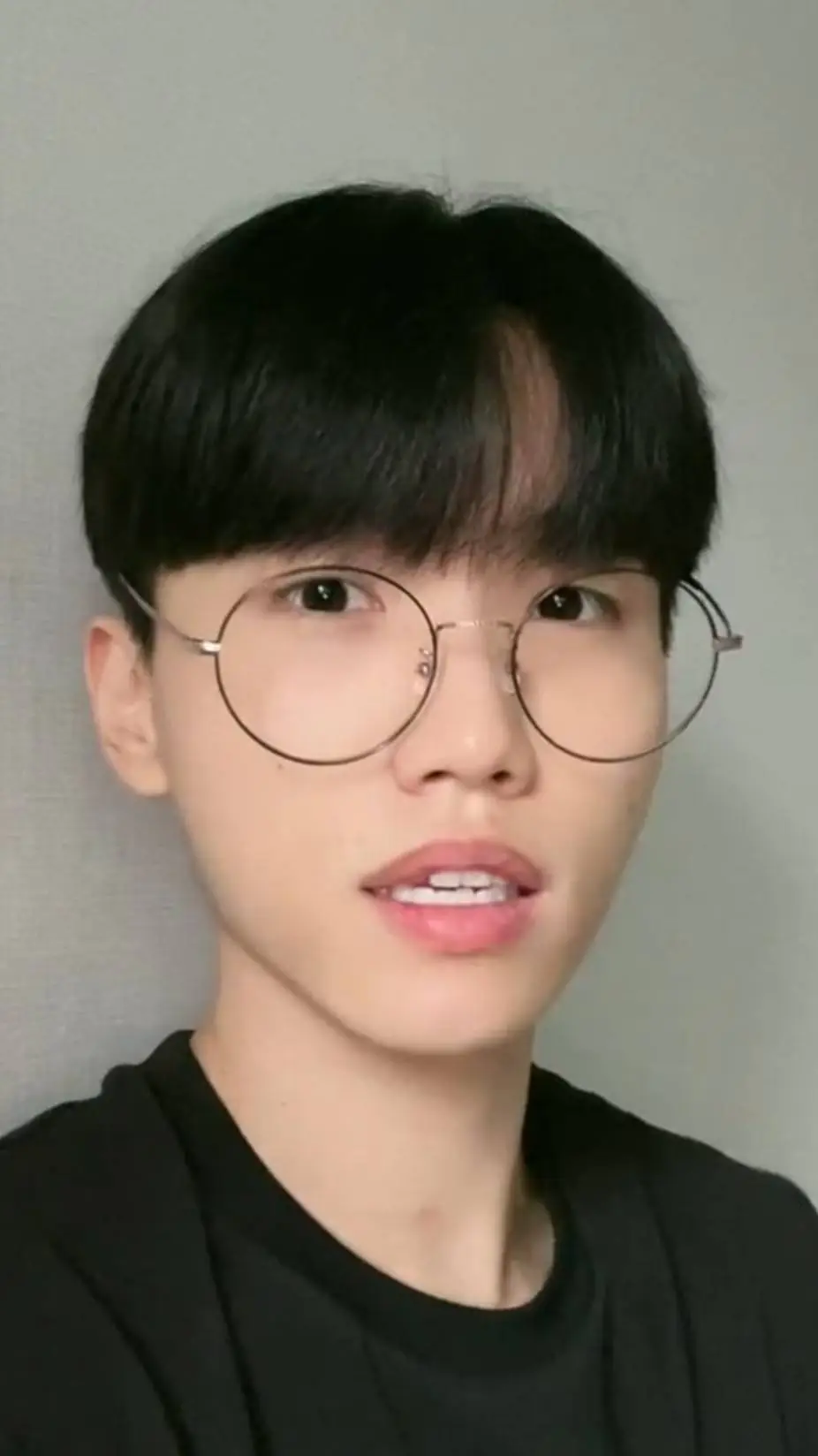 ai character: Wonjeong (ox_zung) background