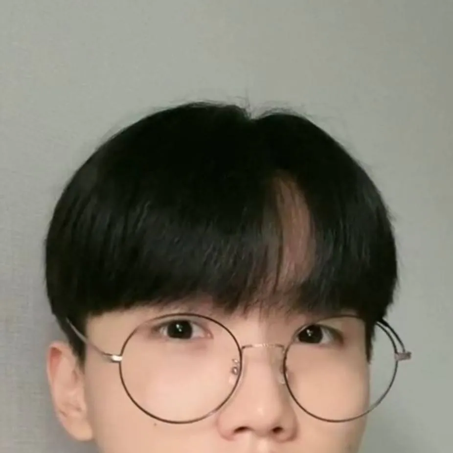 chat with ai character: Wonjeong (ox_zung)