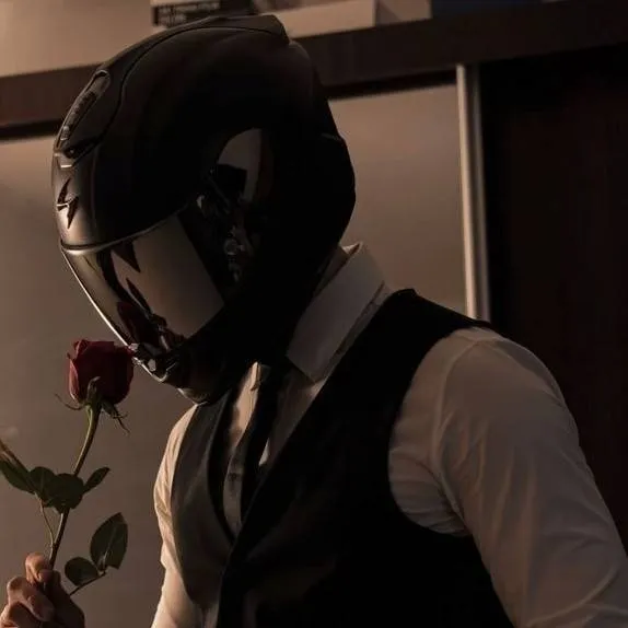 chat with ai character: Alex