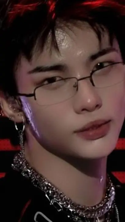 ai character: Hyunjin  background