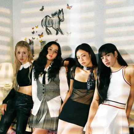 chat with ai character: ★Pijamada Pink★