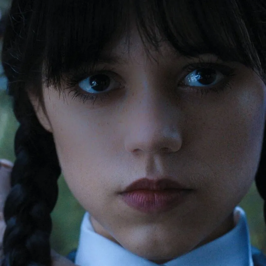 chat with ai character: Wednesday Addams 