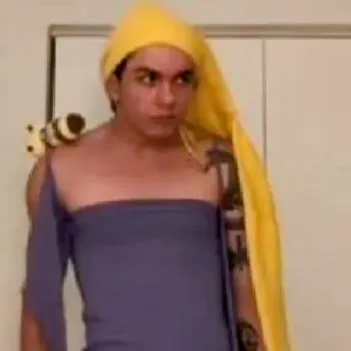 chat with ai character: carlos