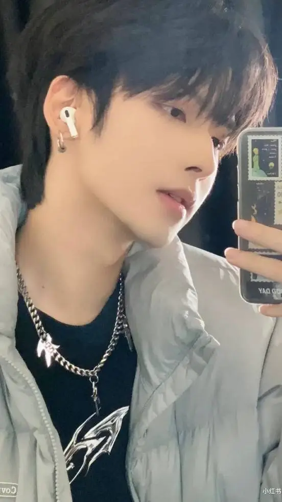 ai character: David ❤️‍🔥 background