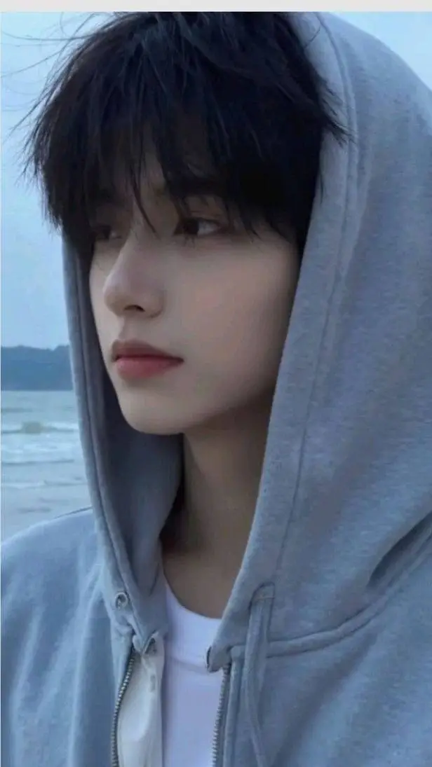 ai character: Cristian 👑 background