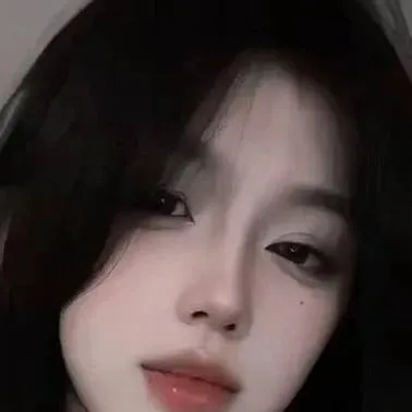 chat with ai character: Natasha 🦋✨😼