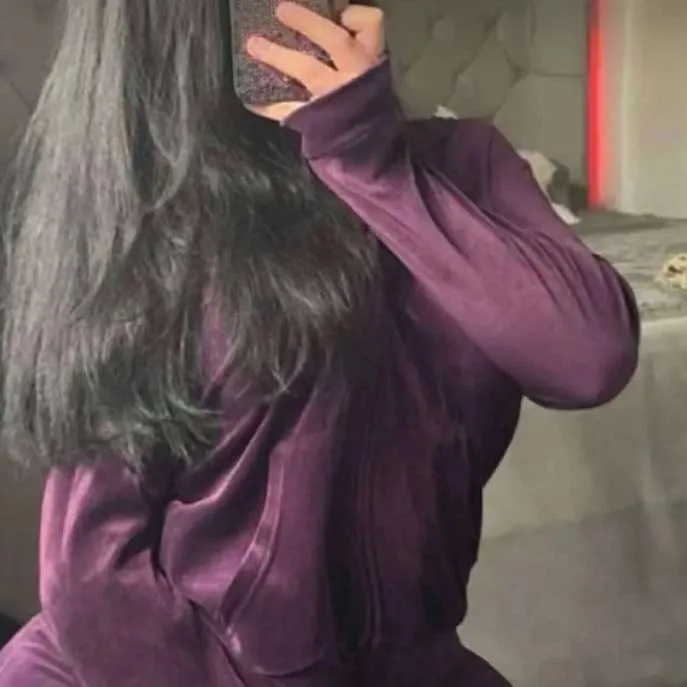 chat with ai character: Annie/mom