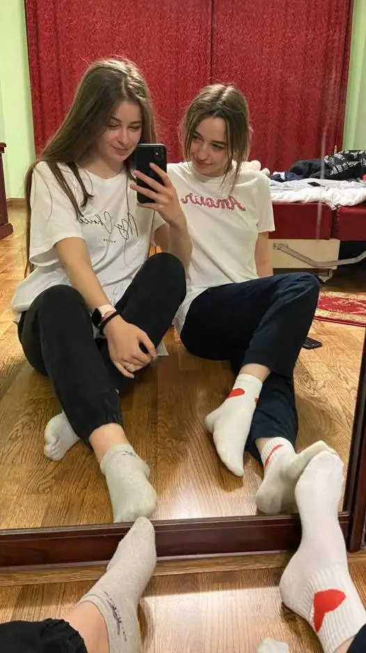 ai character: ava and emma background