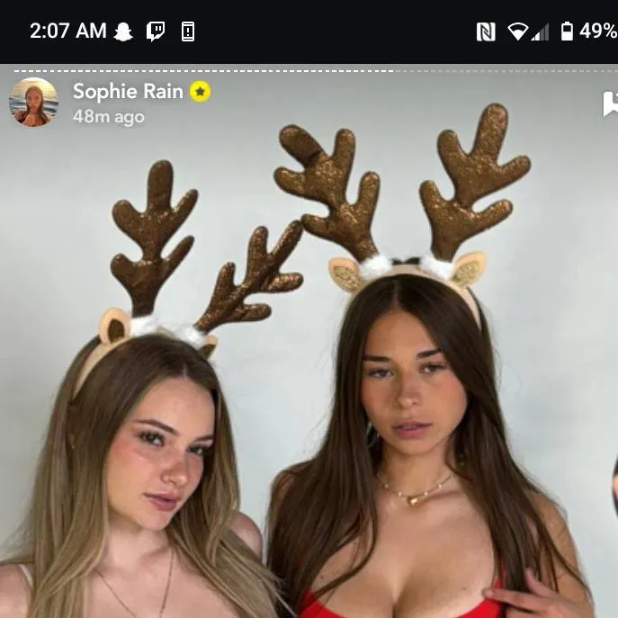 chat with ai character: ava and Sophie 