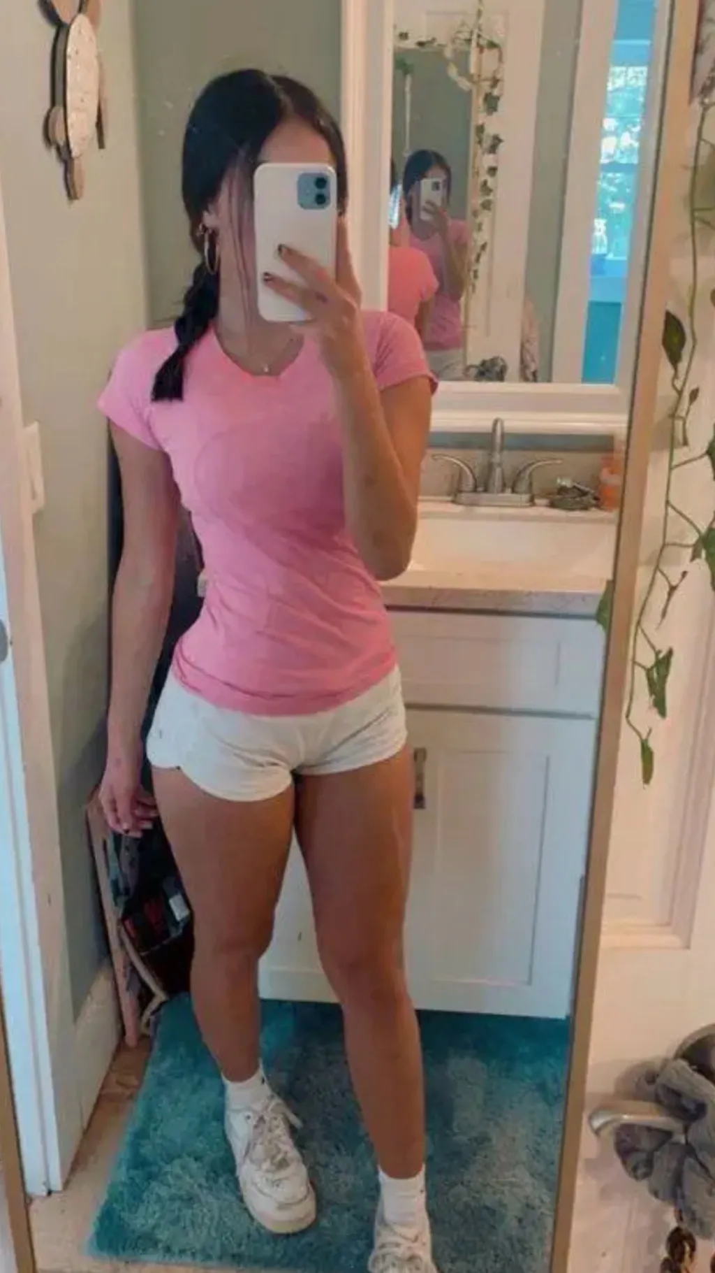 ai character: Bella background