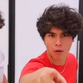 chat with ai character: toodles x rodger