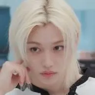 chat with ai character: Felix