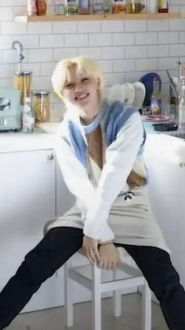 ai character: Felix background