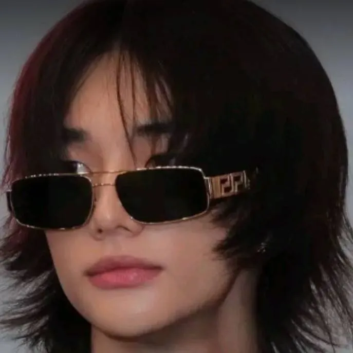 chat with ai character: Hyunjin<3