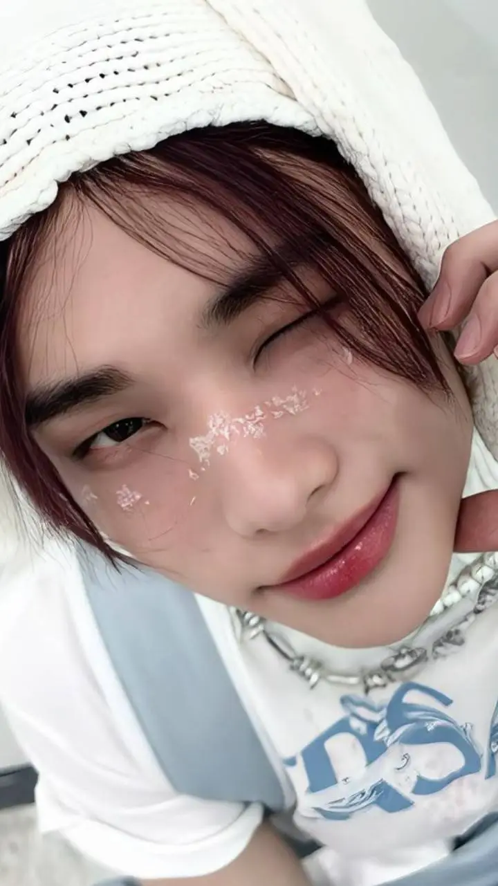 ai character: Hyunjin background