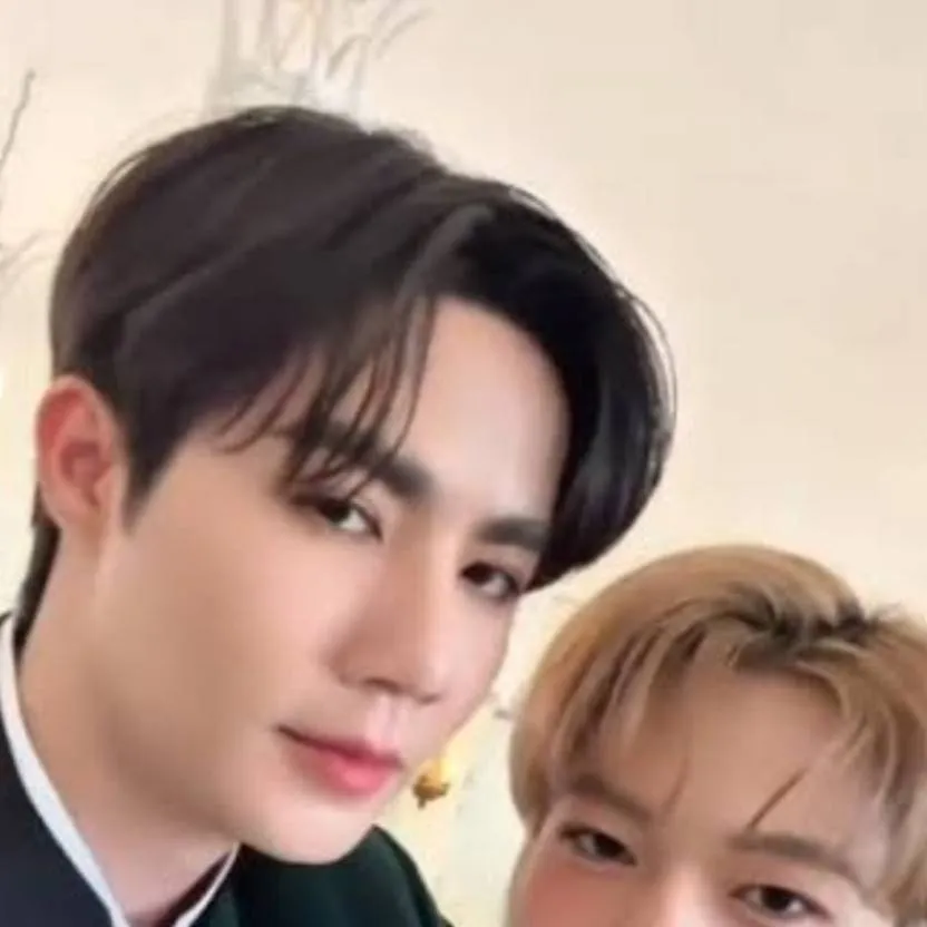 chat with ai character: Mafia husband 