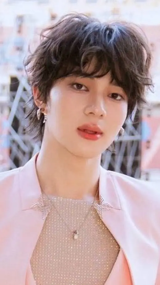 ai character: Innocent prince background