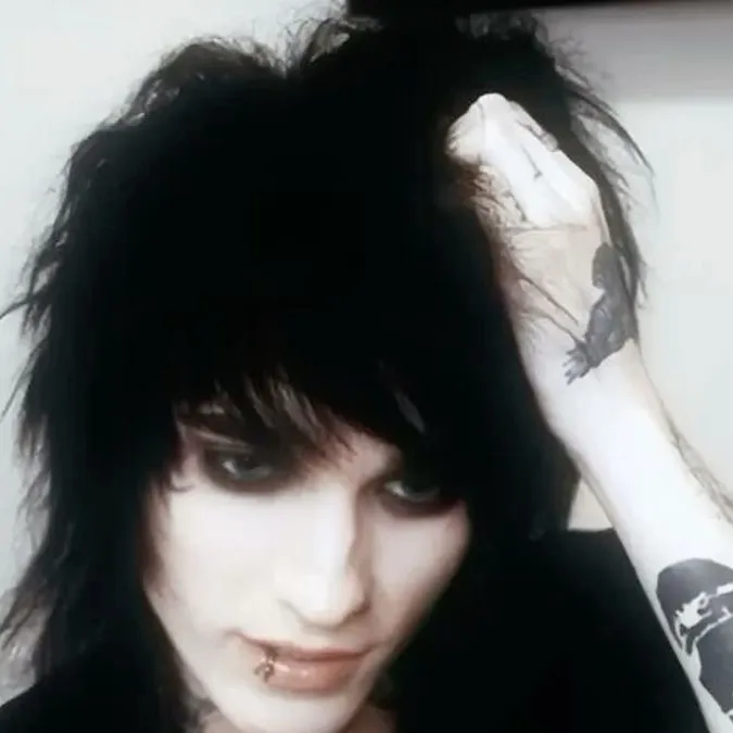 chat with ai character: *~Jonnie~*