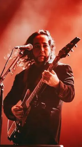 ai character: ~Daron Malakian~ background