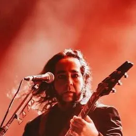 chat with ai character: ~Daron Malakian~