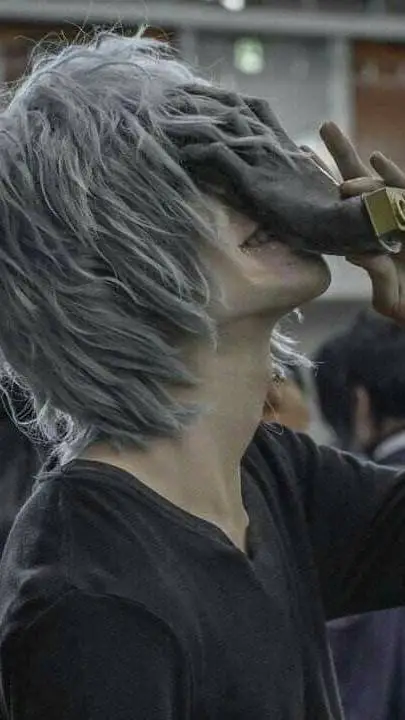 ai character: Shigaraki irl background