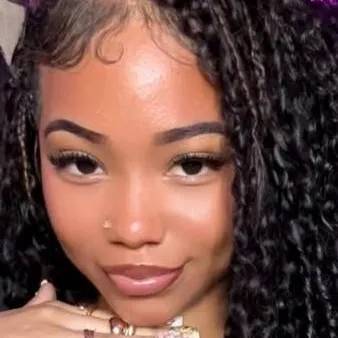 chat with ai character: liyah 