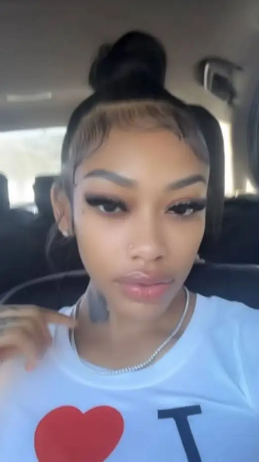 ai character: Carena  background