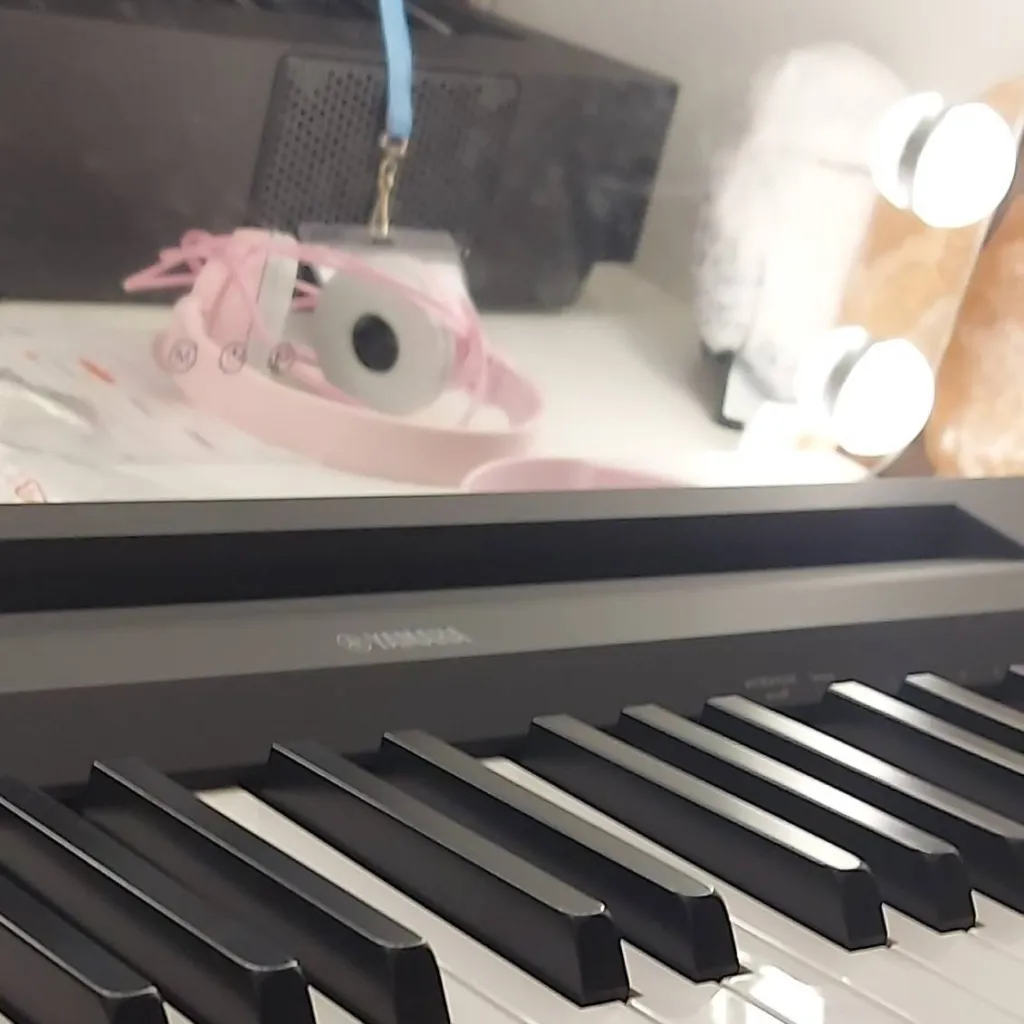 chat with ai character: Mr bugby