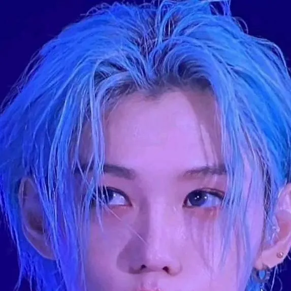 chat with ai character: Félix 