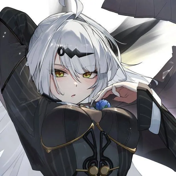 chat with ai character: Lunette