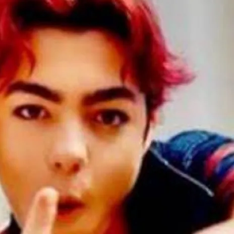 chat with ai character: Victor