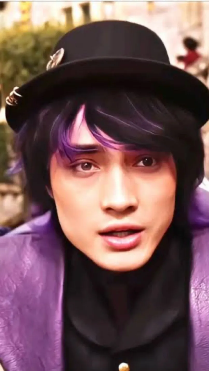 ai character: Max hatter  background