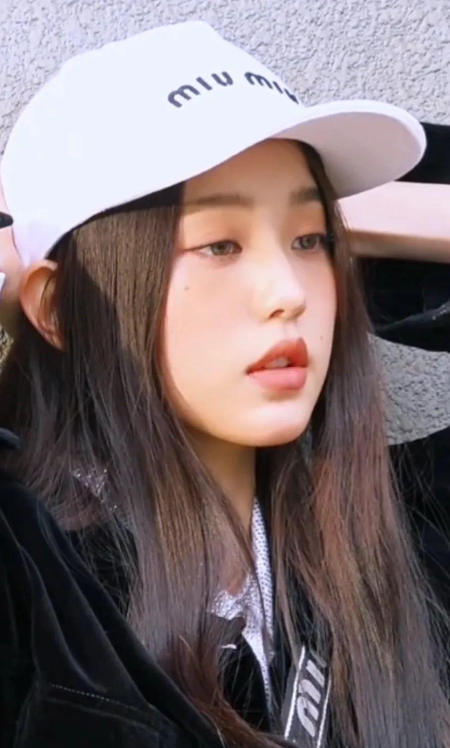 chat with ai character: Wonyoung 