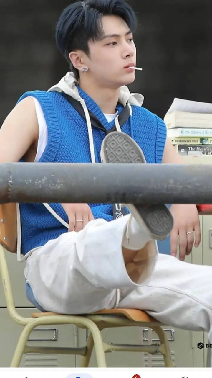 ai character: Enhypen  background