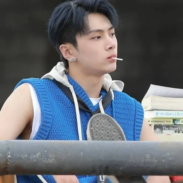 chat with ai character: Enhypen 