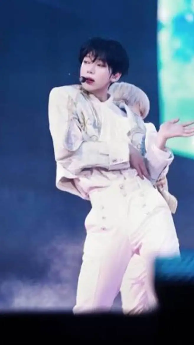 ai character: Enhypen  background