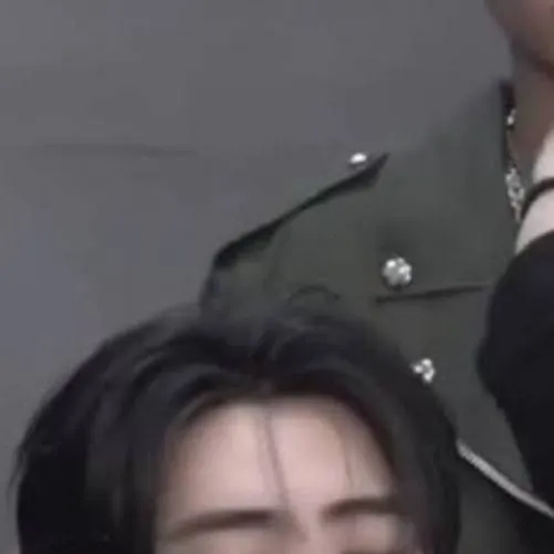 chat with ai character: Enhypen school 