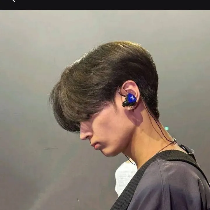 chat with ai character: EN- Vampire