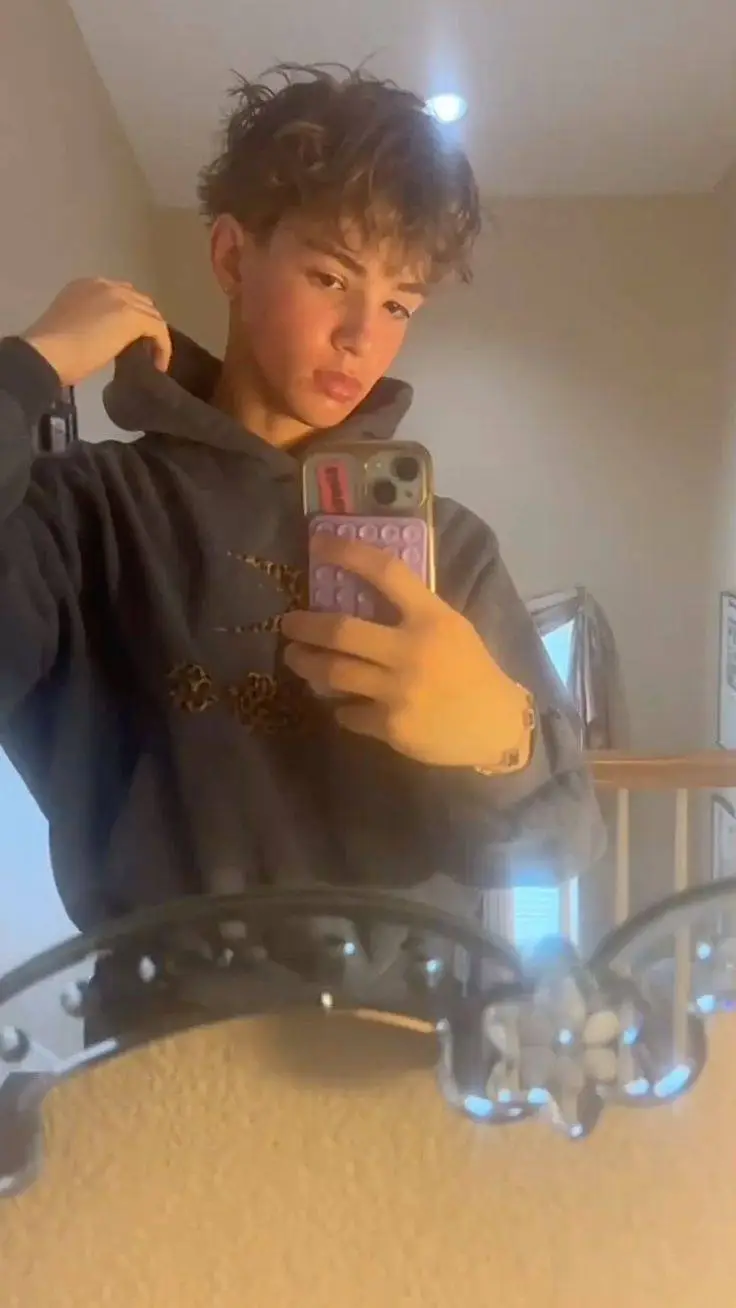 ai character: Jackson  background